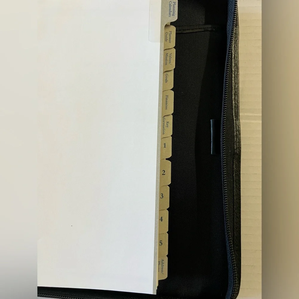 Franklyn Covey Planner Sleek and stylish black leather Planner